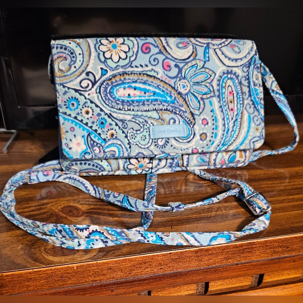 Vera Bradley Daisy Dot Paisley RFID Crossbody Wallet Clutch EUC